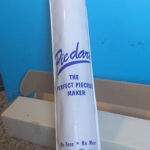 👩‍🍳 pie crust maker